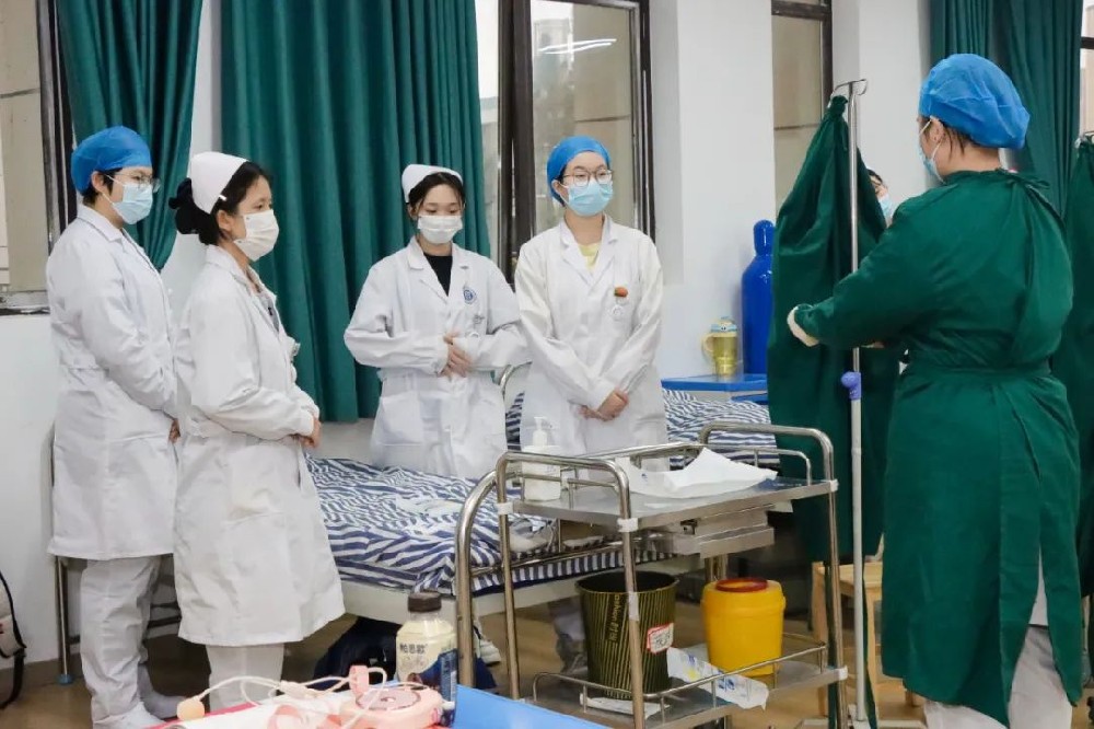 武汉智工全体教师致新学期学子的一封信